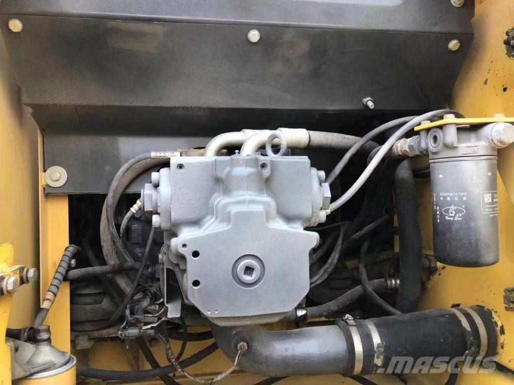 Komatsu 200-7 Bandgrävare