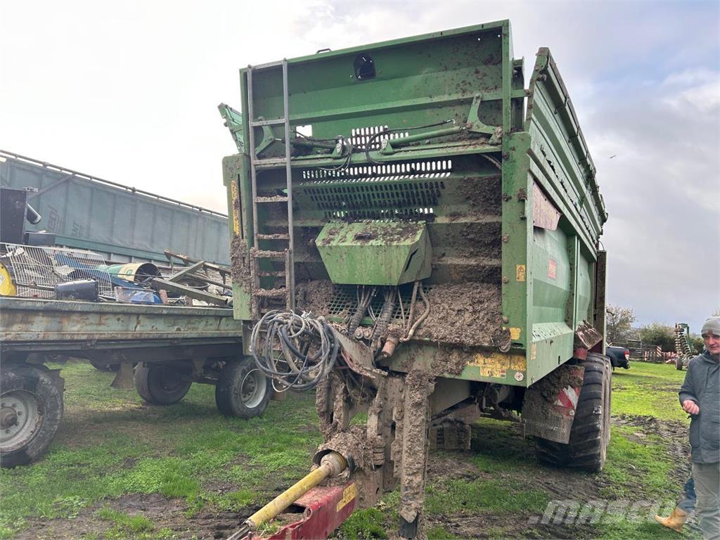 Strautmann PS 2401 Fast- och kletgödselspridare