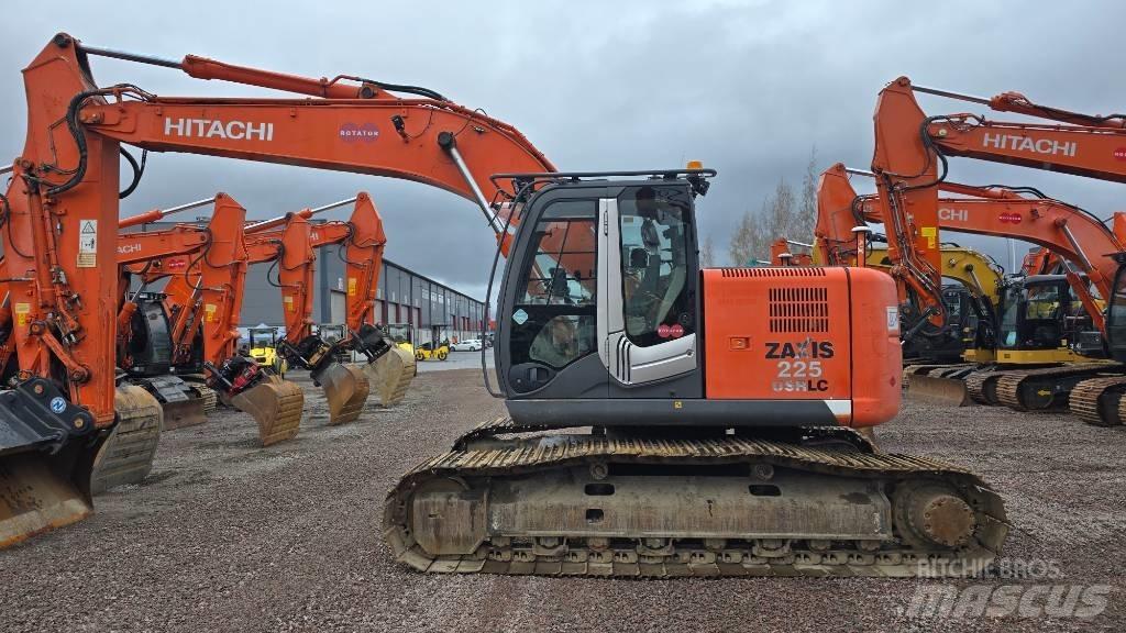 Hitachi ZX225USRLC-3 Bandgrävare