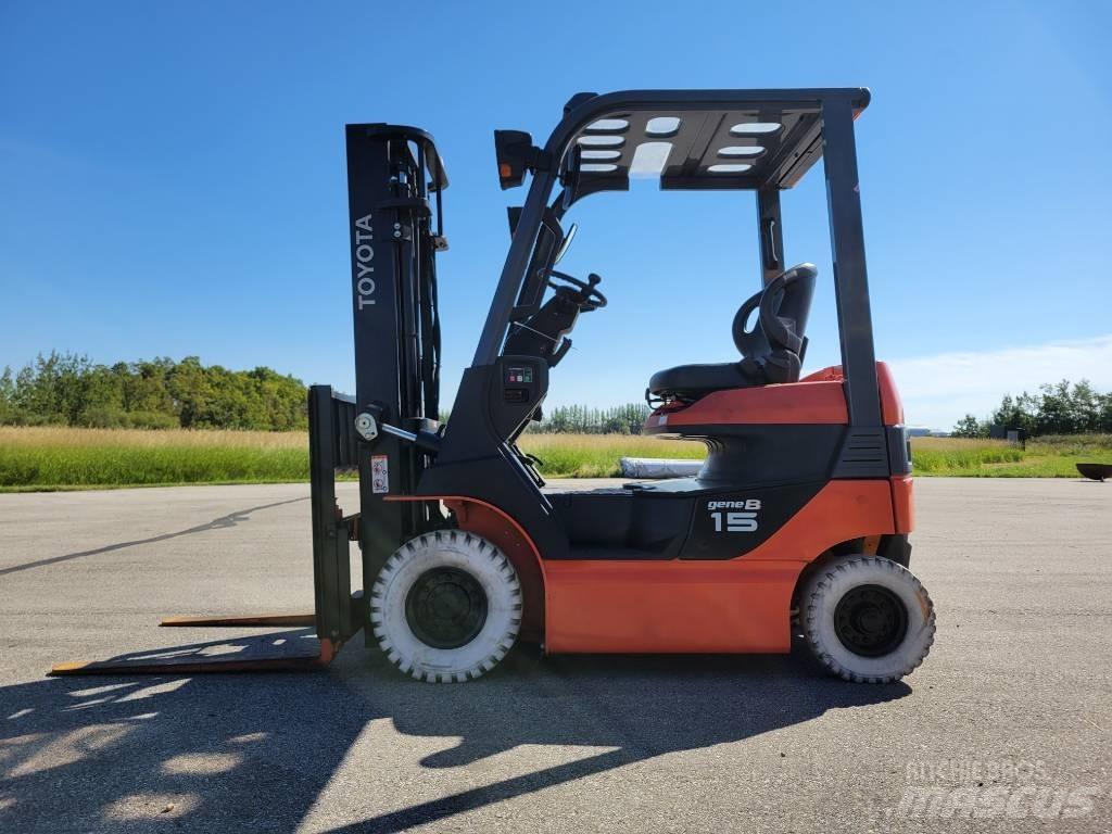 Toyota 8FB15 Elmotviktstruckar