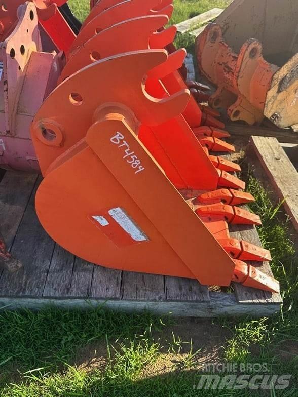Kubota BT4584 Skopor