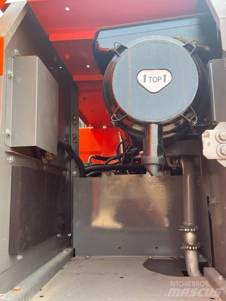 Hitachi ZX 210 Bandgrävare