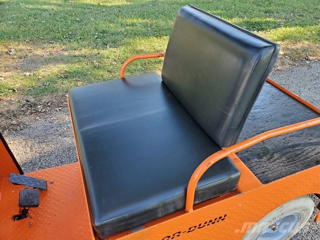 Taylor-Dunn SS536 Dragtruck