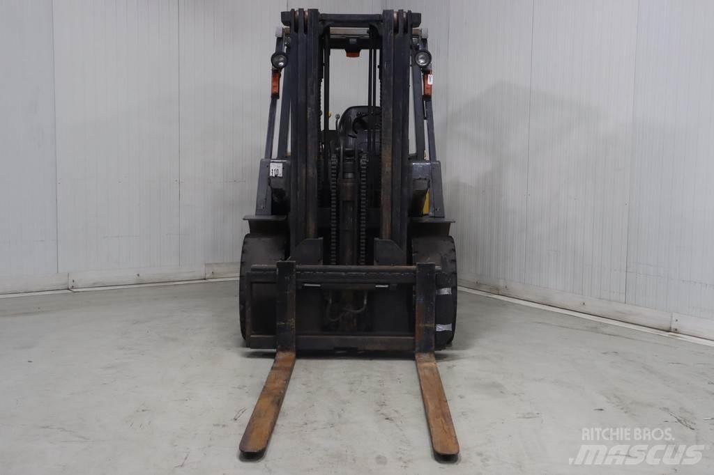 TCM FD40T2 Dieselmotviktstruckar