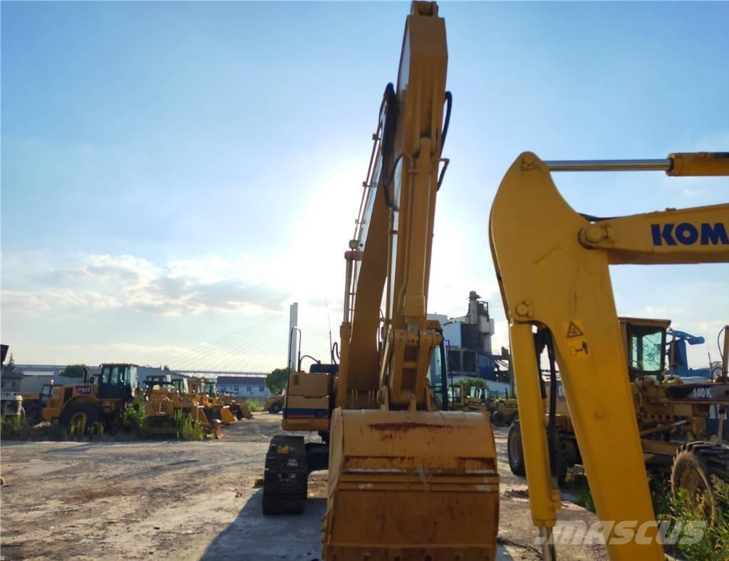 CAT 325 B L Bandgrävare