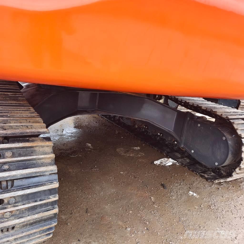 Doosan DX 225 Bandgrävare
