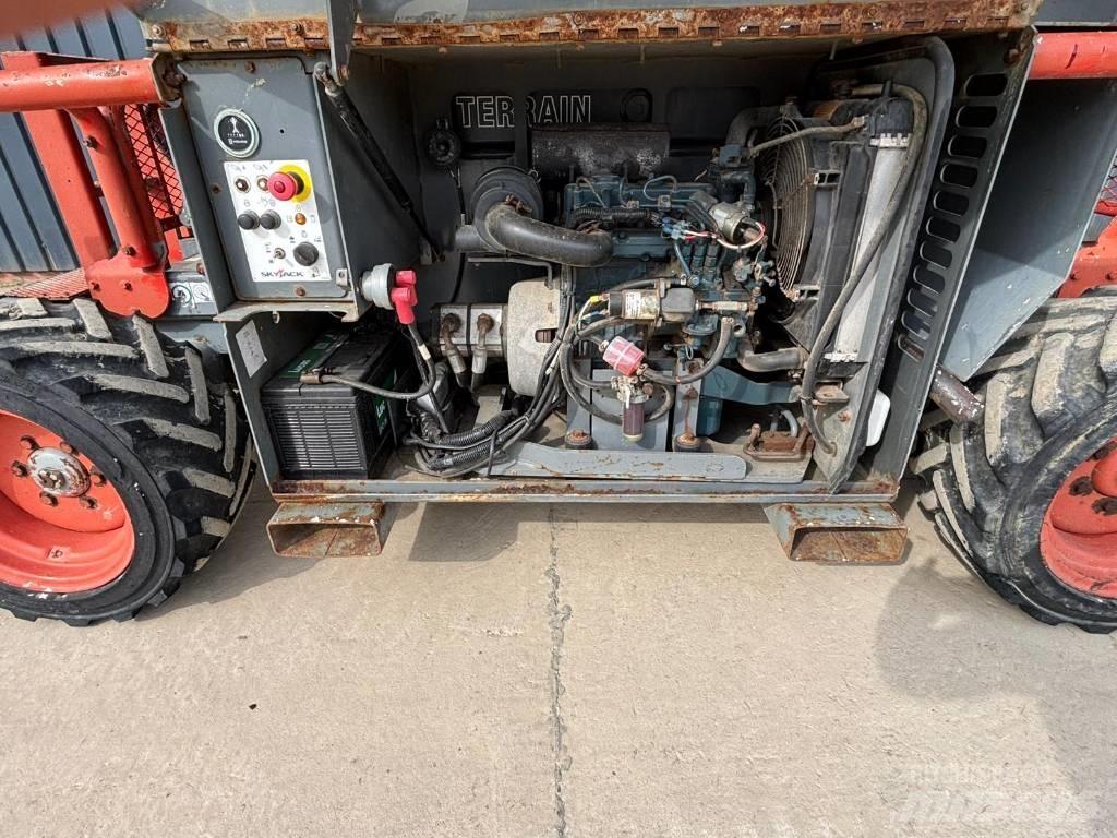 SkyJack SJ 6832 RT Saxliftar