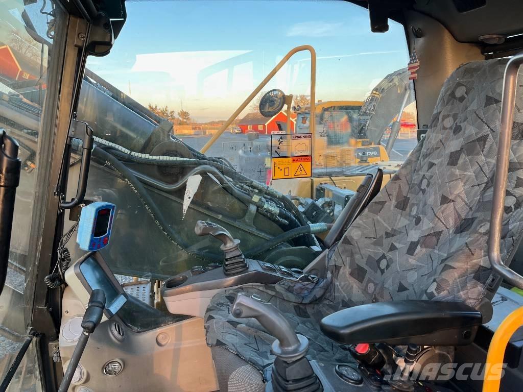 Volvo EC 160 C L Bandgrävare