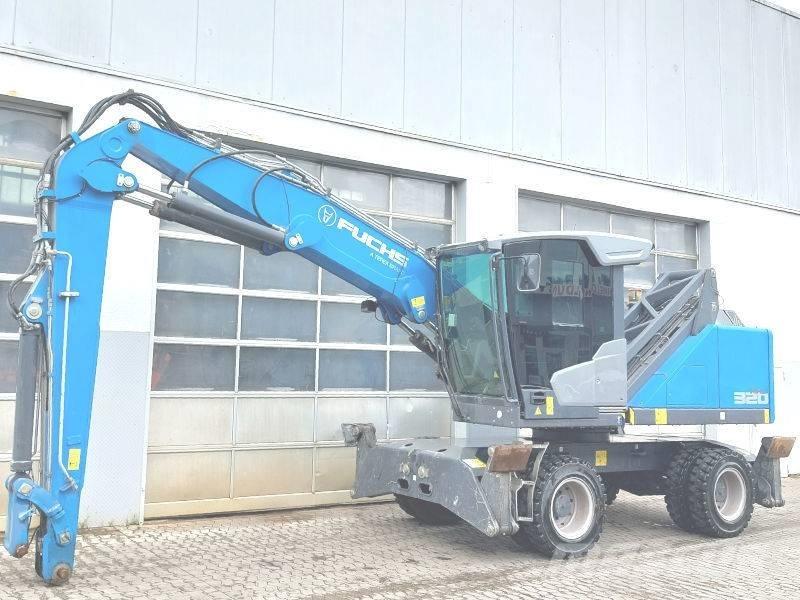 Fuchs MHL 320 F Avfalls / industri hantering