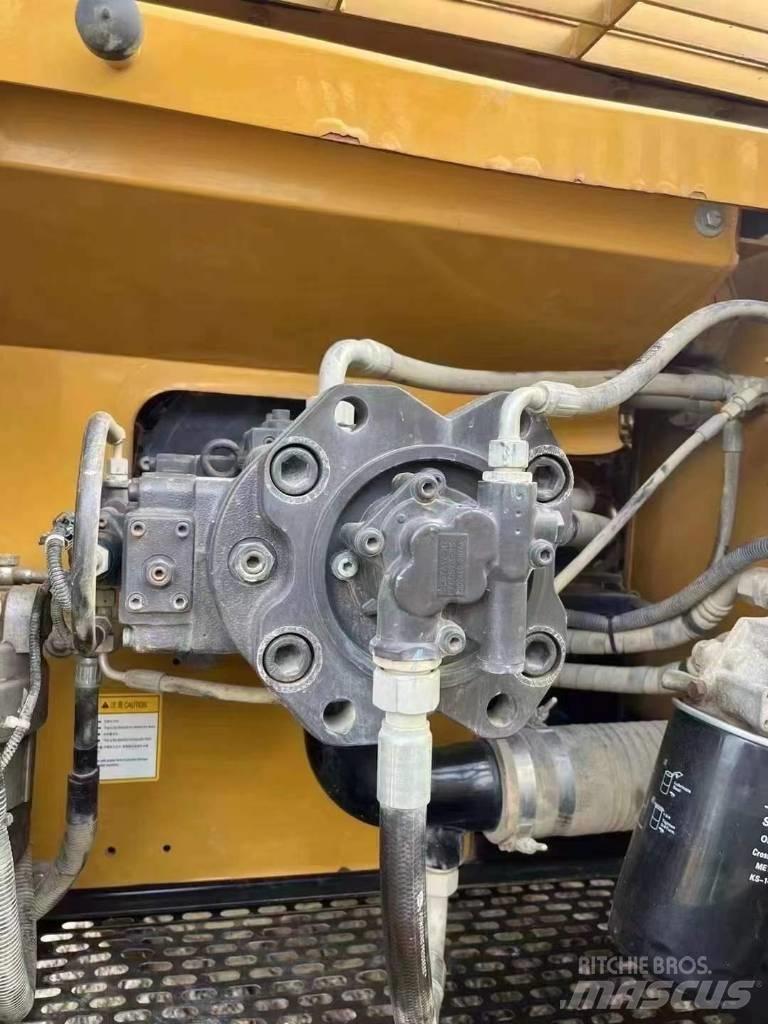 Sany SY 215 Bandgrävare