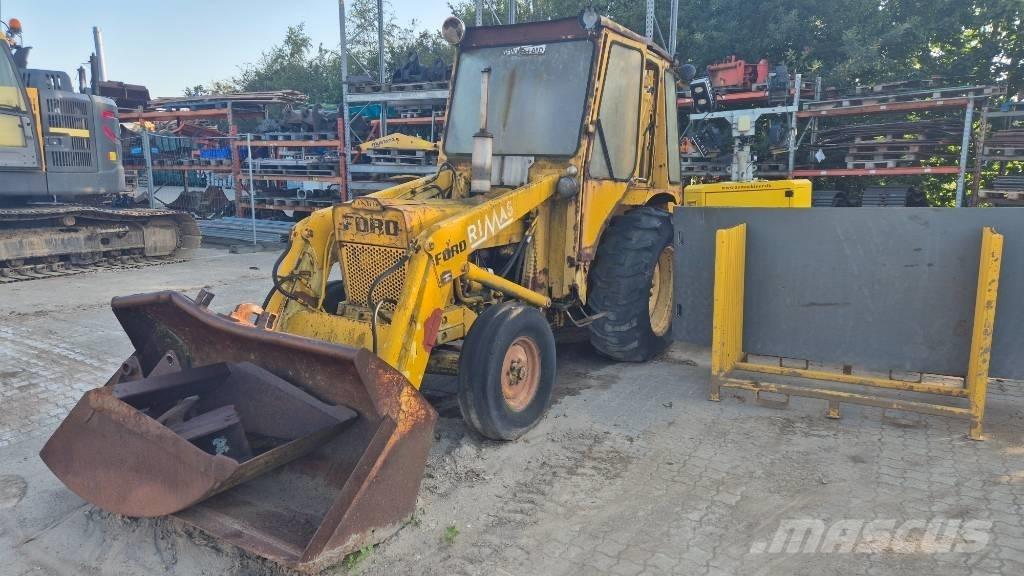 Ford 4500 Grävlastare