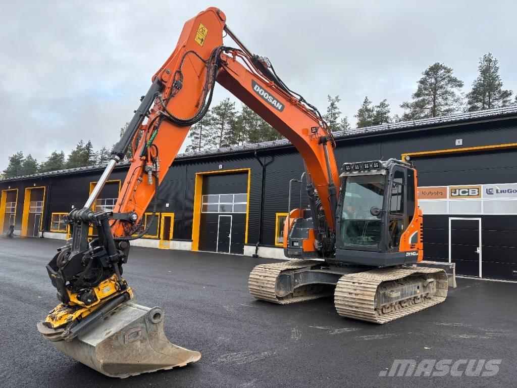 Doosan DX 140 LCR Bandgrävare
