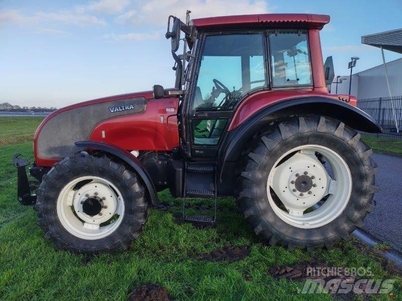 Valtra M 130 Traktorer