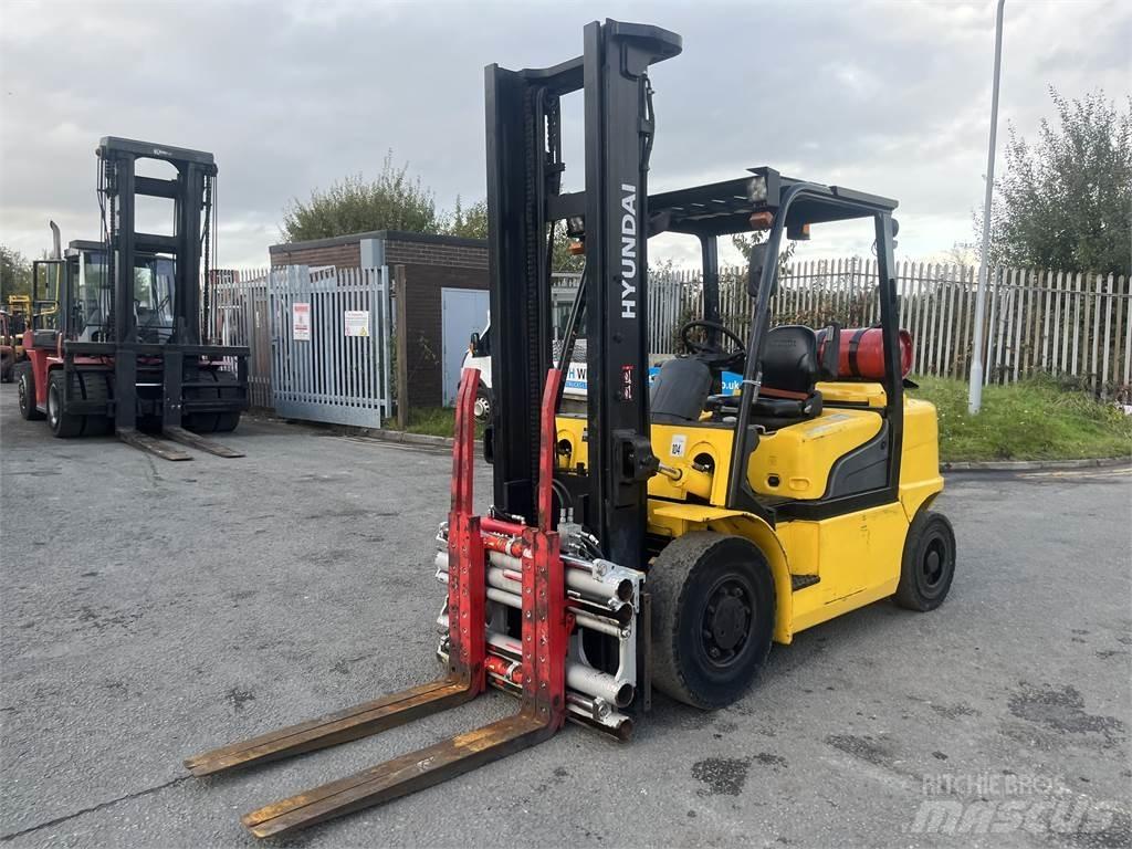 Hyundai 35L-7A Gasolmotviktstruckar