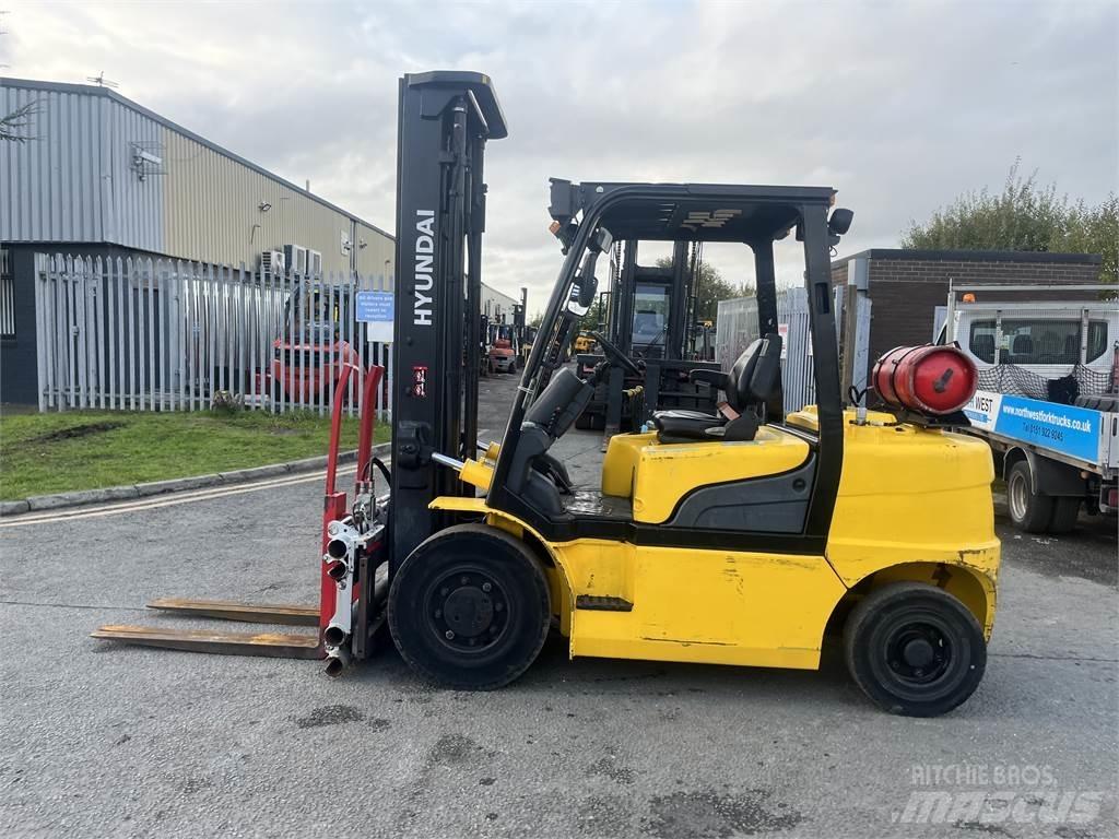 Hyundai 35L-7A Gasolmotviktstruckar