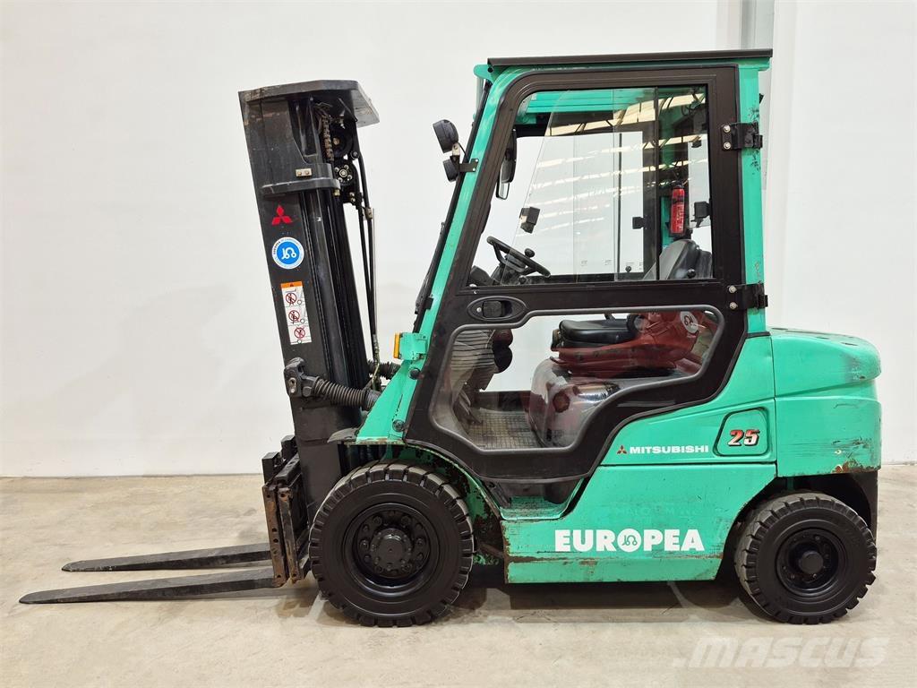 Mitsubishi FD25NT Dieselmotviktstruckar