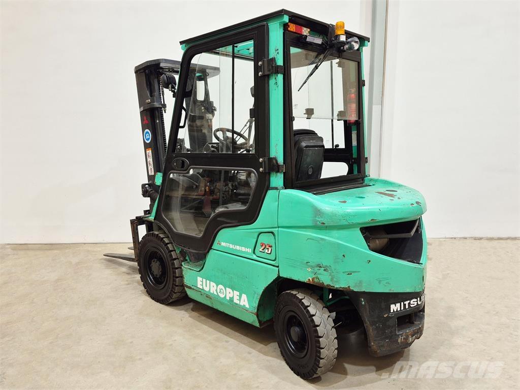 Mitsubishi FD25NT Dieselmotviktstruckar