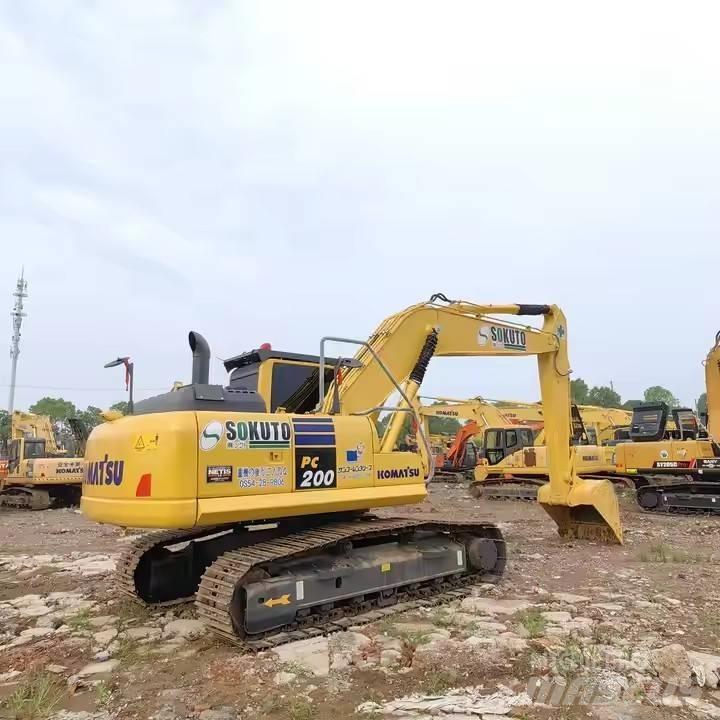 Komatsu PC200 Midigrävmaskiner 7t - 12t