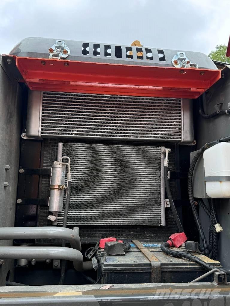 Hitachi ZX 200 Bandgrävare