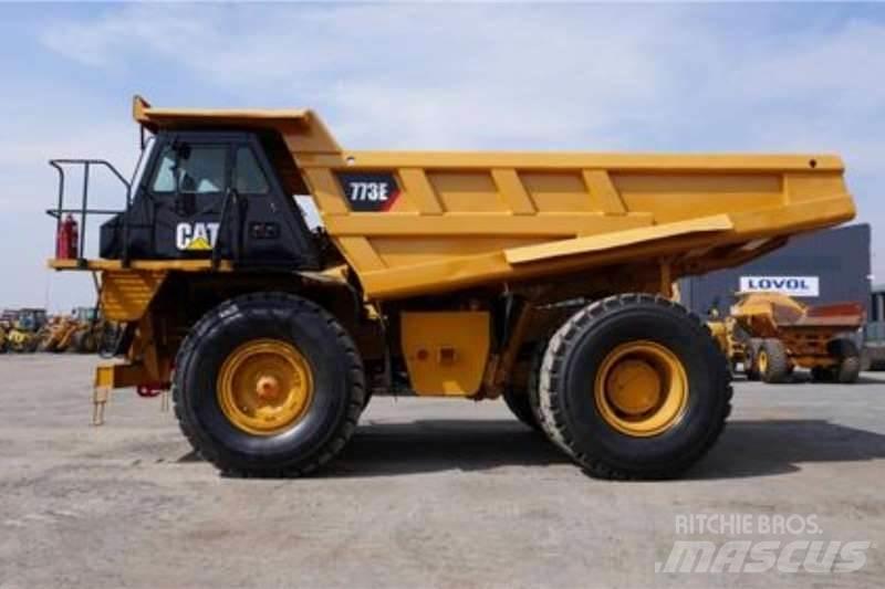 CAT 773E Midjestyrd dumper