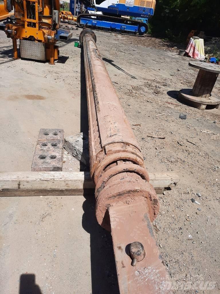 Bauer BG 20 H Tunga borr