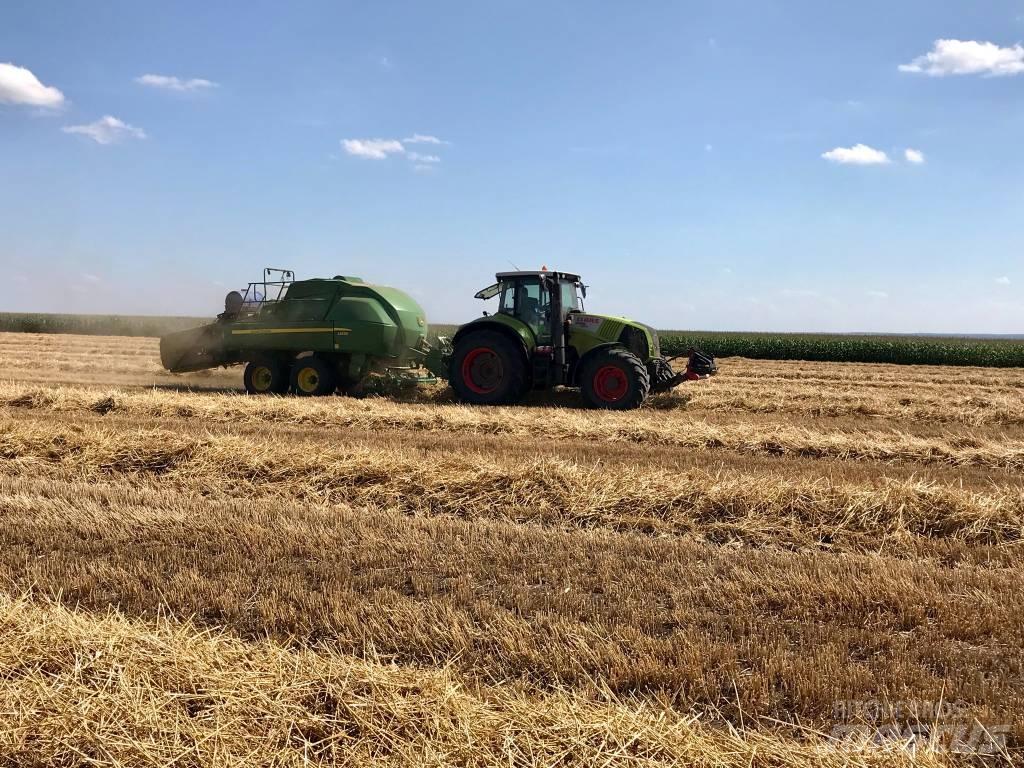 John Deere L 1533P Fyrkantspressar
