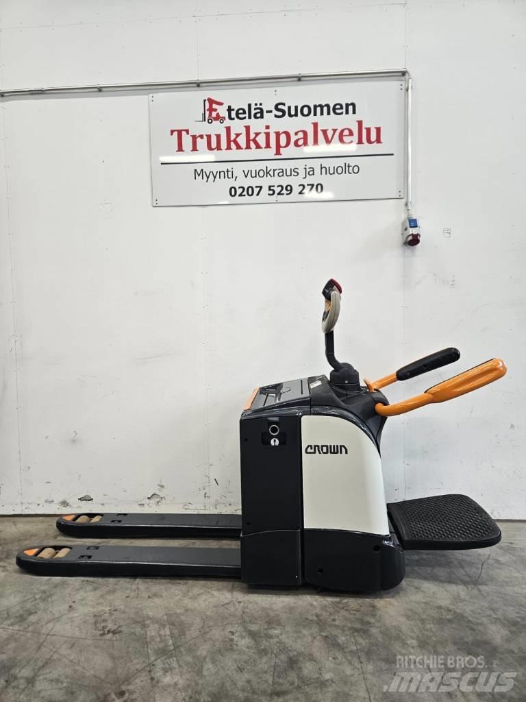 Crown WT 3040 E Låglyftare med plattform