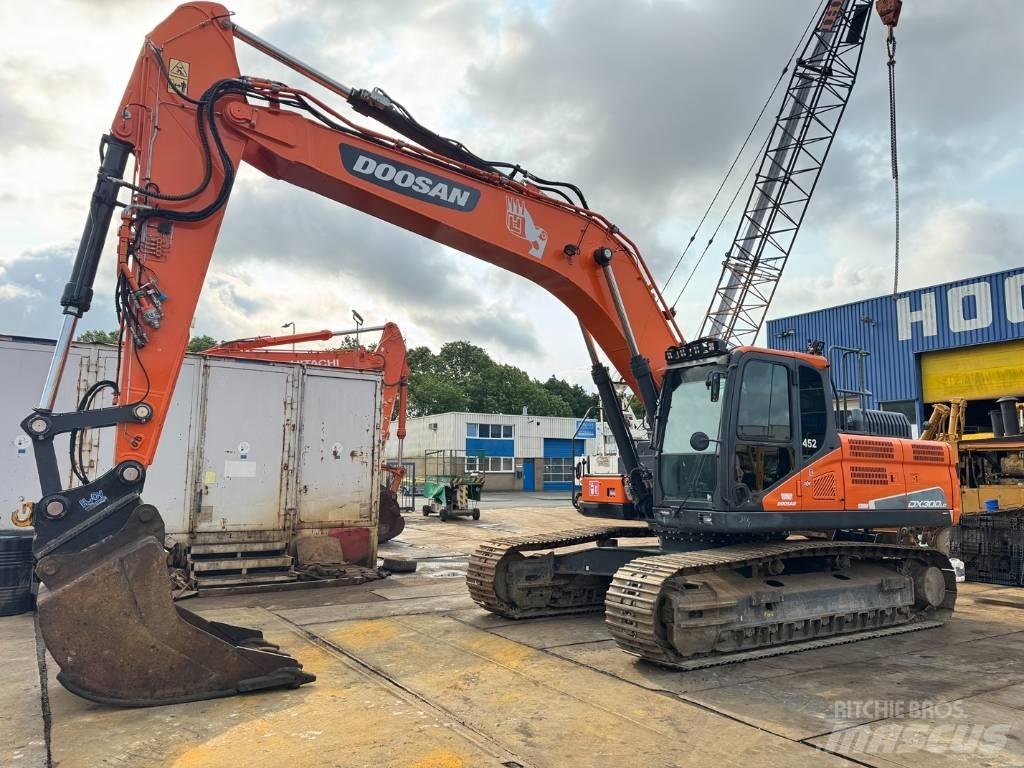 Doosan DX 300 LC-5 Bandgrävare