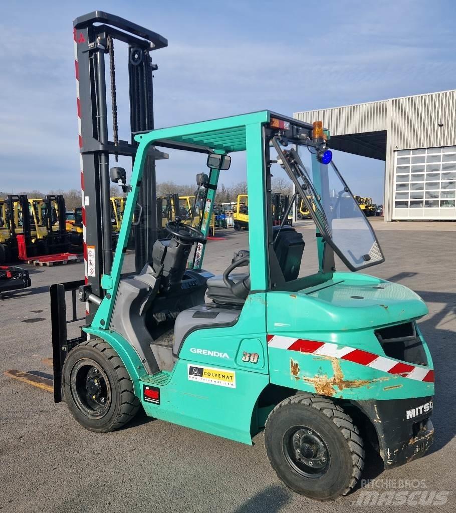 Mitsubishi FD30N Skjutstativtruck