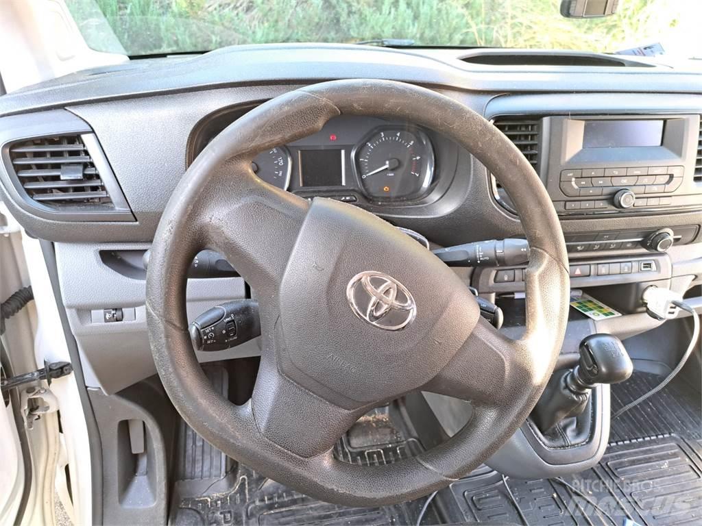 Toyota PROACE Personbilar