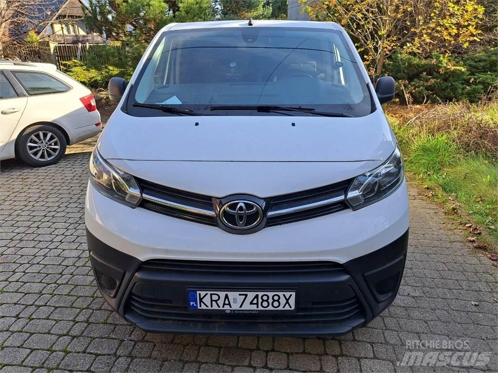 Toyota PROACE Personbilar