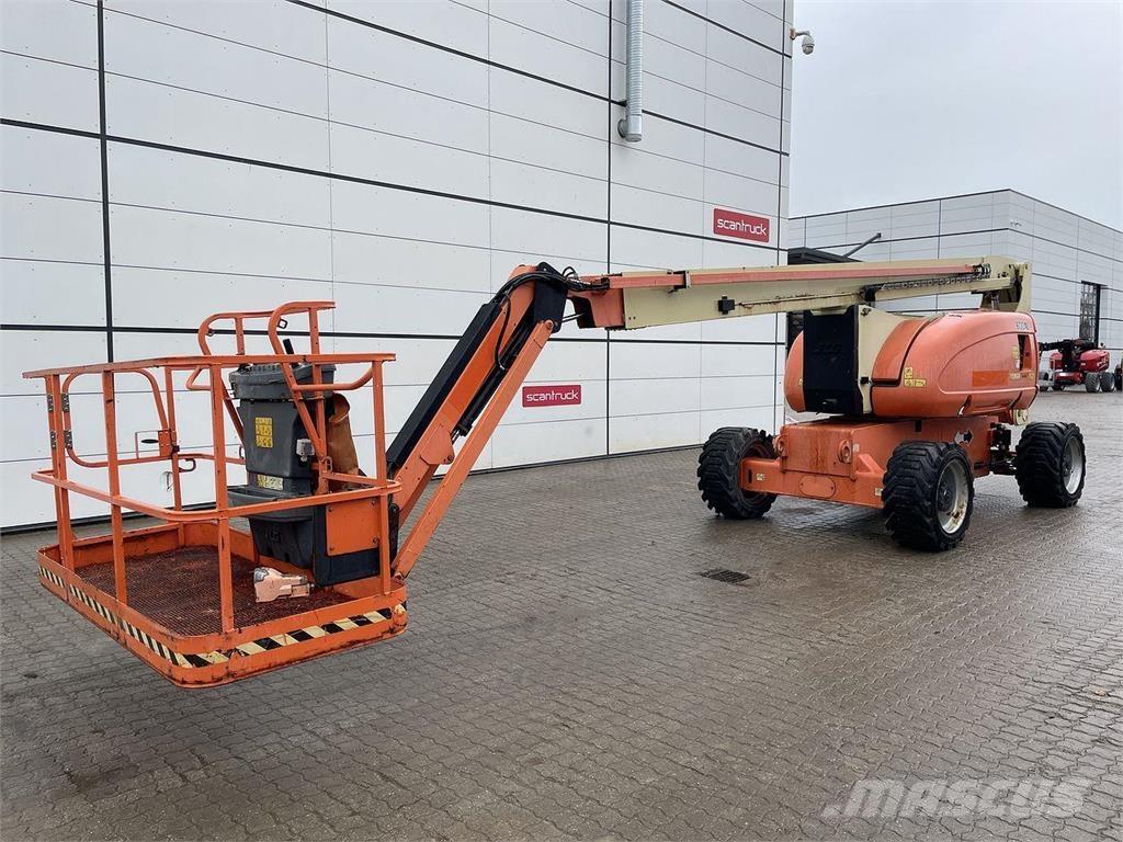 JLG 800AJ Bomliftar