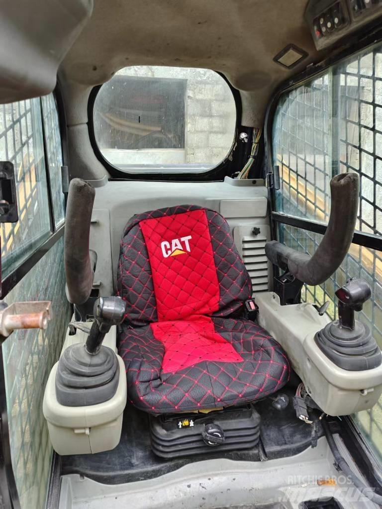 CAT 246C Kompaktlastare