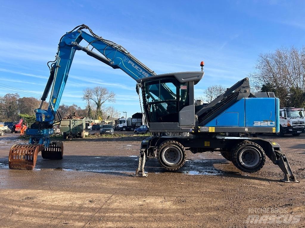 Fuchs MHL 320 T4F Avfalls / industri hantering