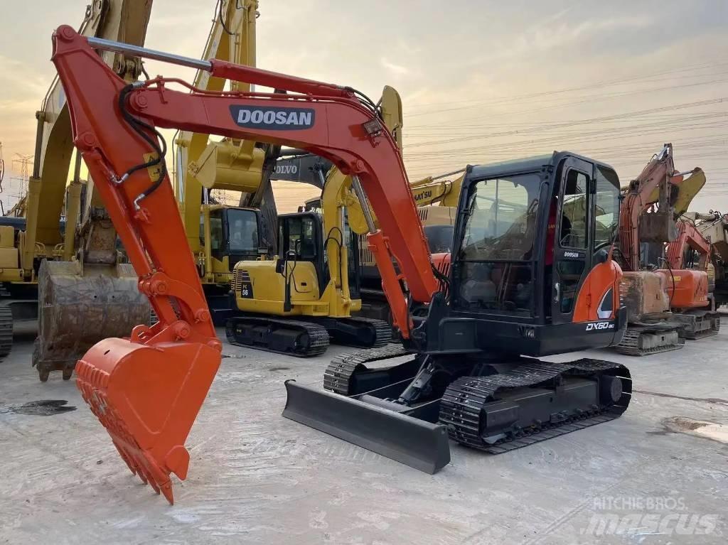 Doosan DX60 Bandgrävare
