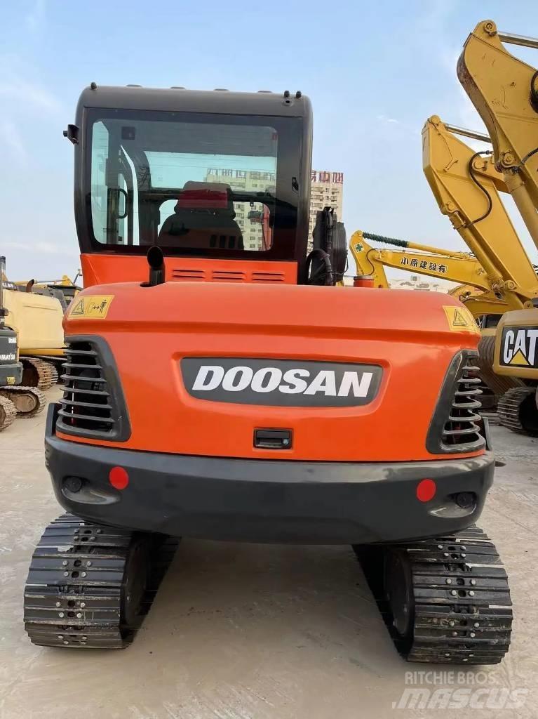 Doosan DX60 Bandgrävare
