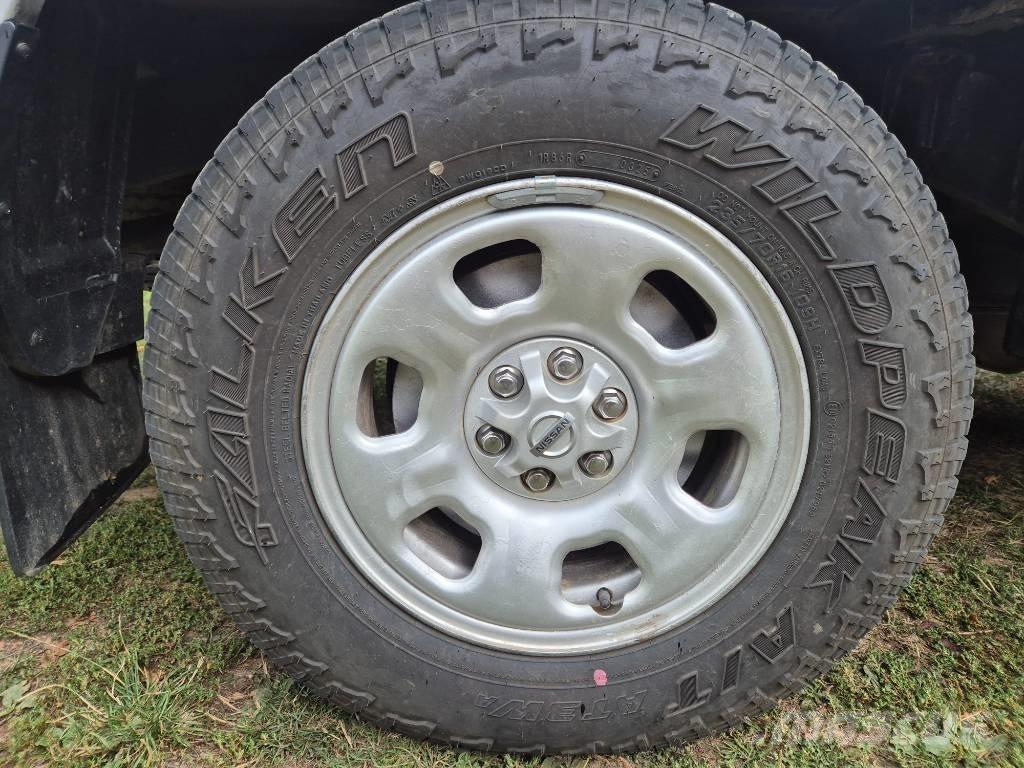 Nissan Navara Flakbilar/Pickuper
