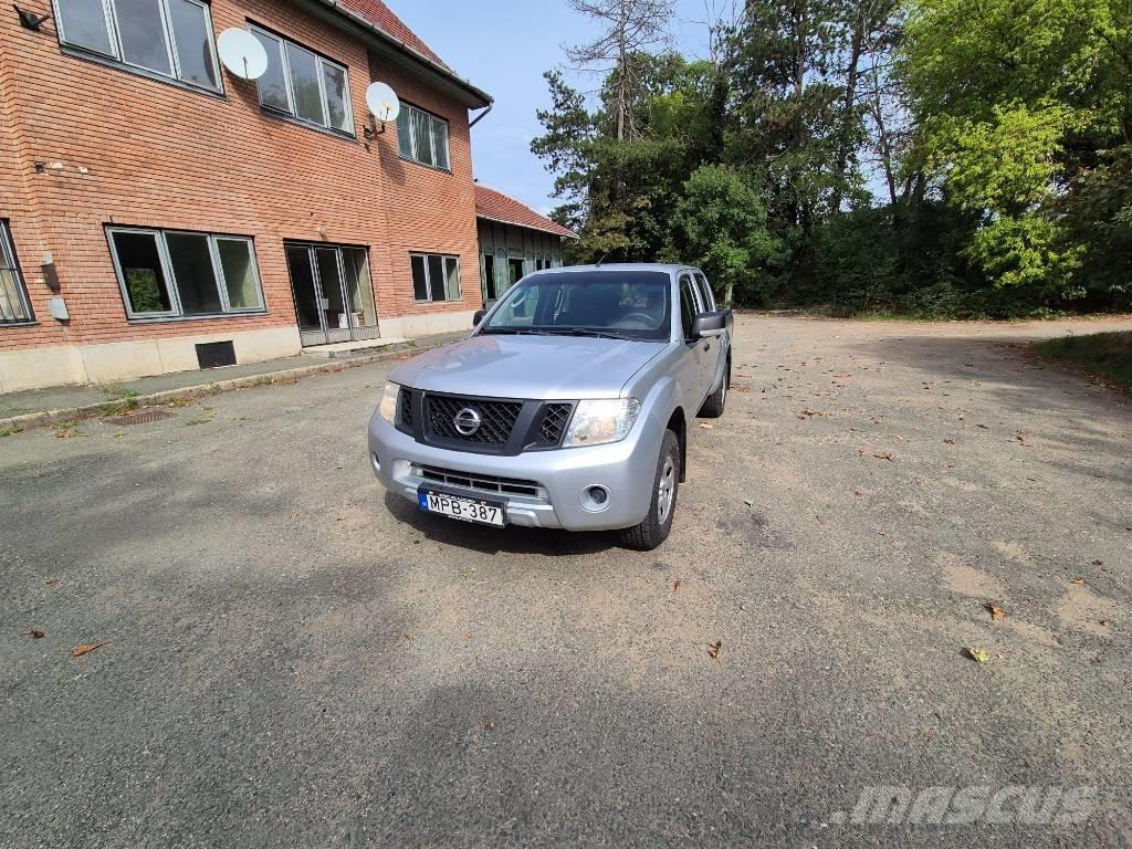 Nissan Navara Flakbilar/Pickuper