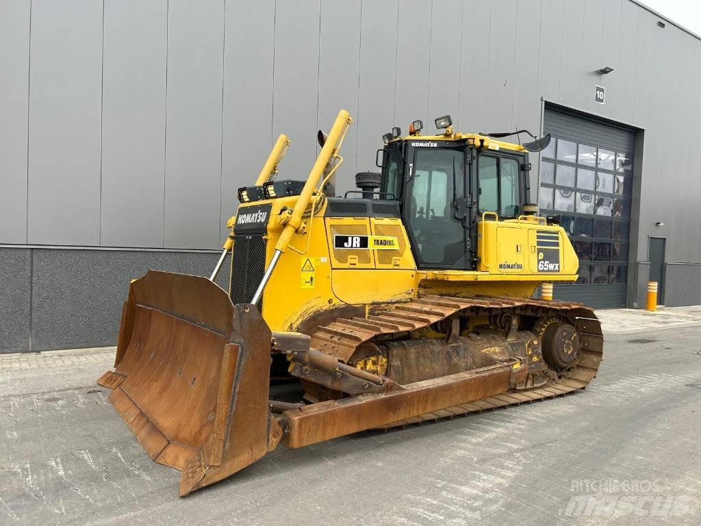Komatsu D 65 WX-18 Bandschaktare