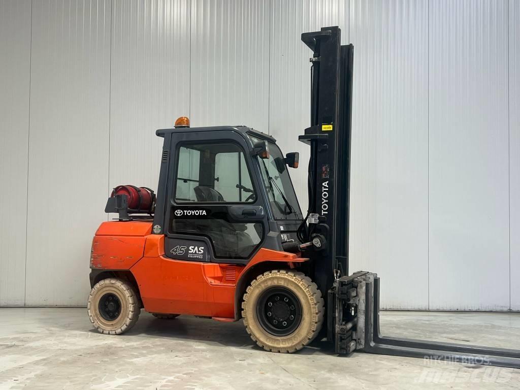 Toyota 02-7FG40 Gasolmotviktstruckar