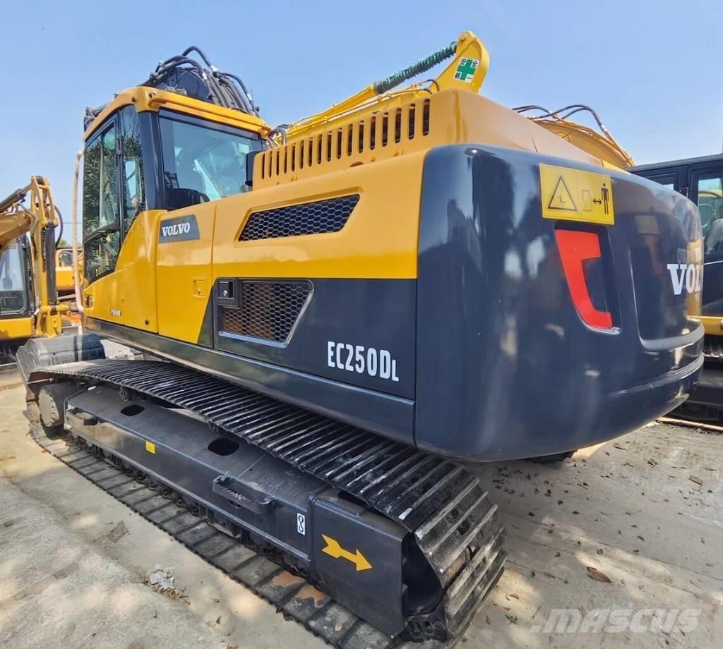Volvo EC 250 D L Bandgrävare