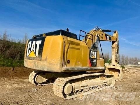 CAT 326 F L Bandgrävare
