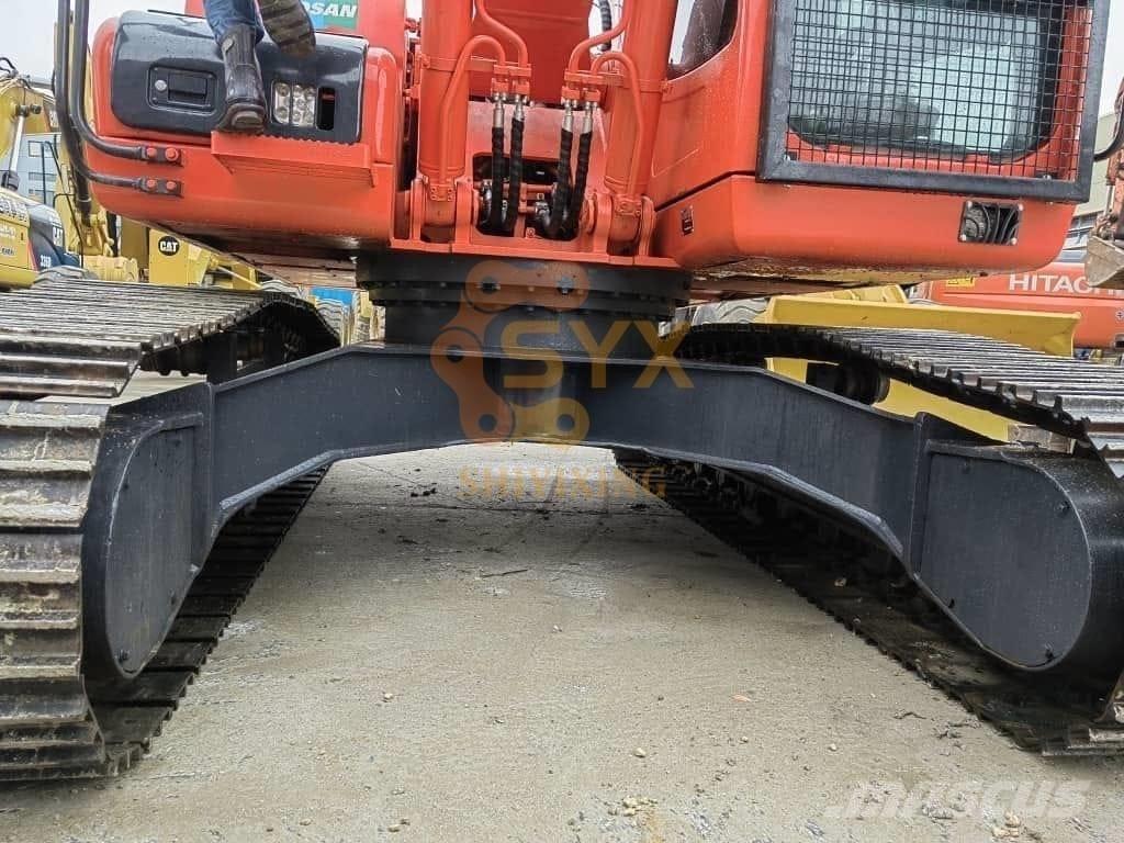 Doosan DX 225 LC Bandgrävare
