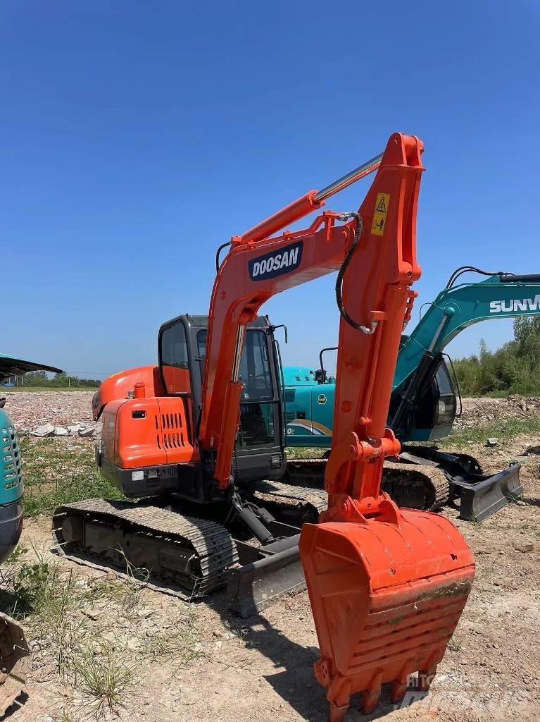 Doosan DX60 Bandgrävare