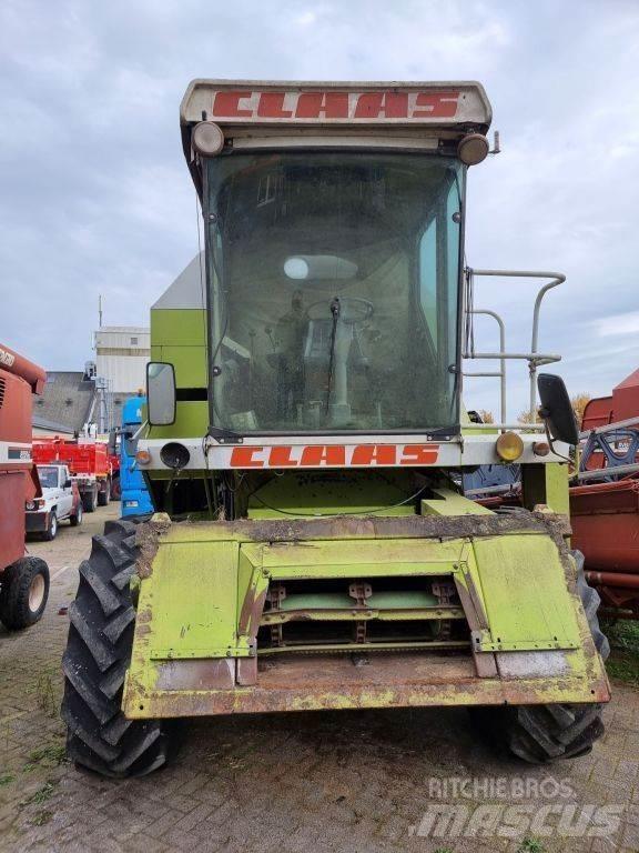 CLAAS 68s Skördetröskor