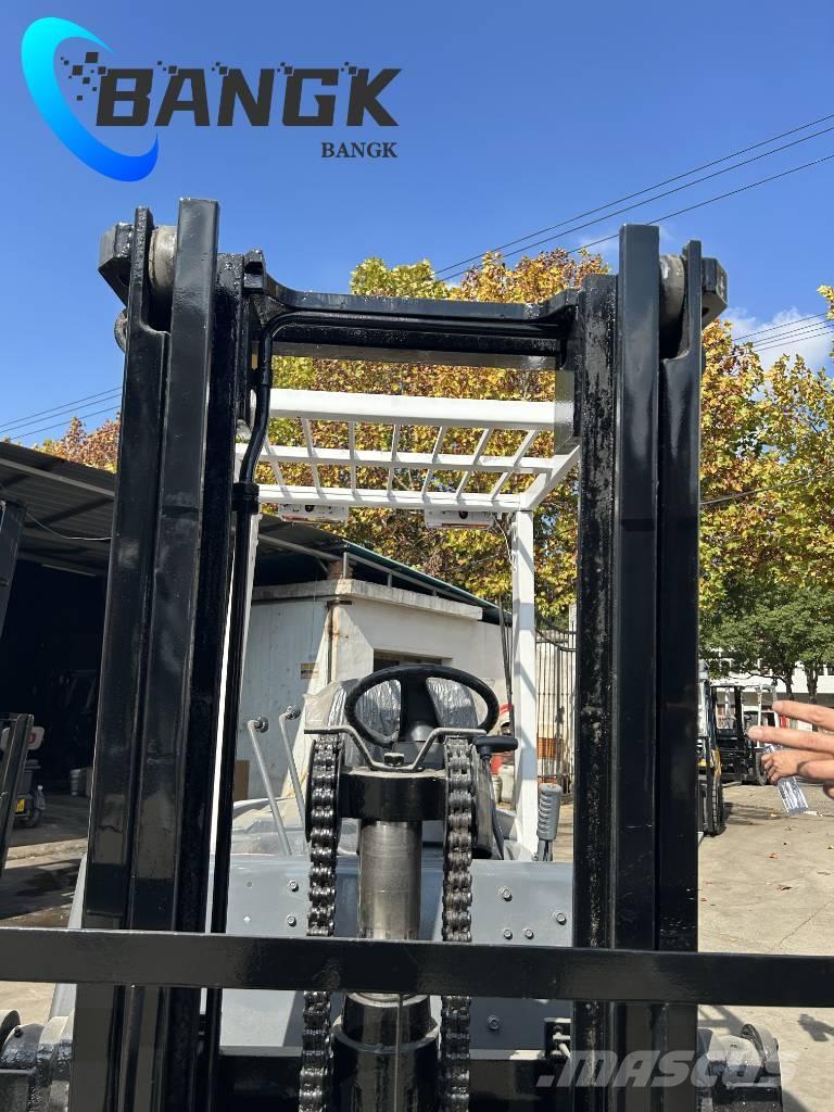 TCM FD30T3C Dieselmotviktstruckar