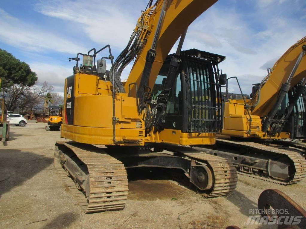 CAT 325 F LCR Bandgrävare
