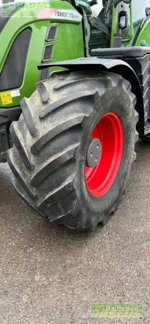 Fendt 724 vario Traktorer