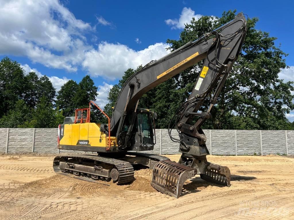 Volvo EC 220 DL Bandgrävare
