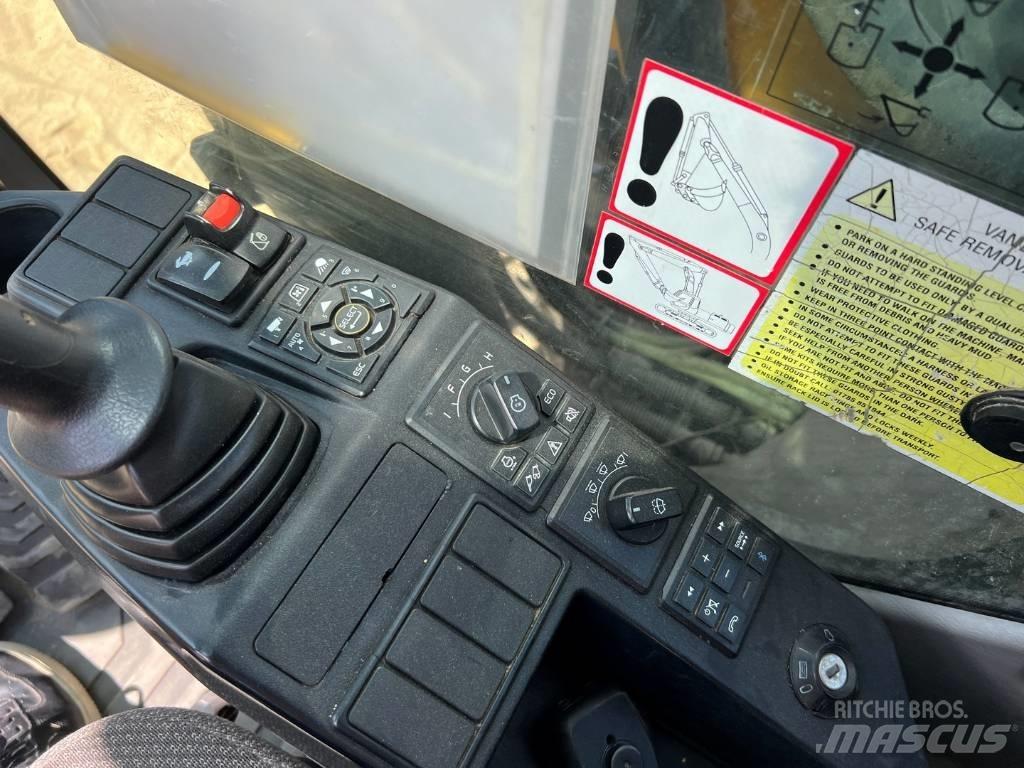 Volvo EC 220 DL Bandgrävare